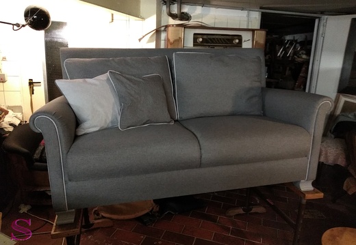 Vintage Sofa neu bezogen